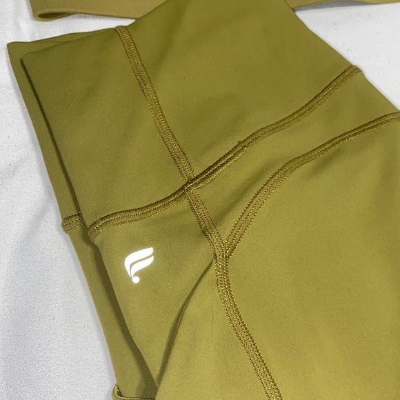 Fabletics Matching Set - Picture 2 of 4